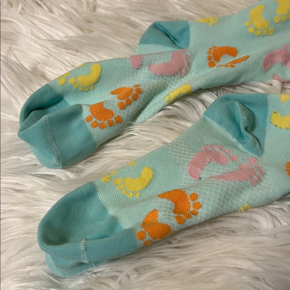 Colorful Footprint Compression Socks - Picture 5 of 8